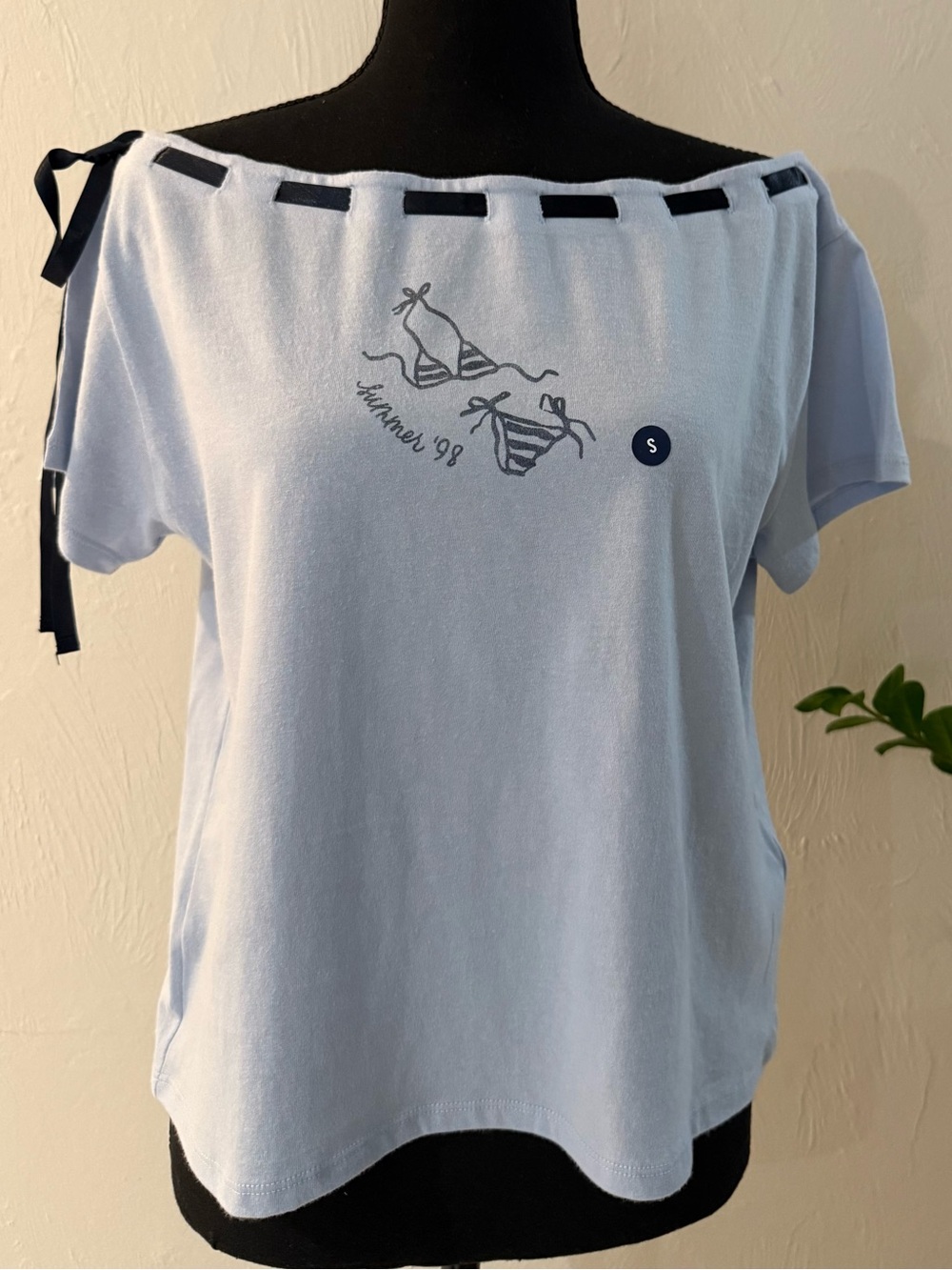 Hollister Blue Off Shoulder Ribbon T-Shirt Size Small NWT
